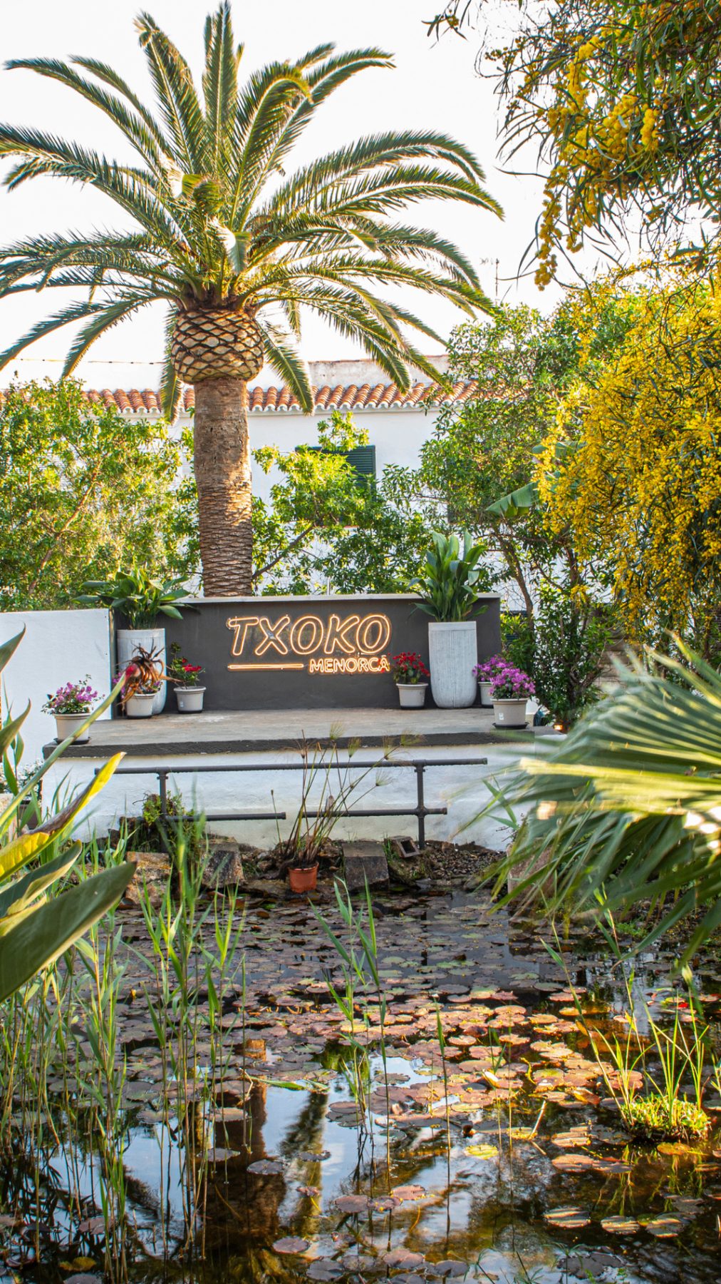 Estanque y jardín Txoko